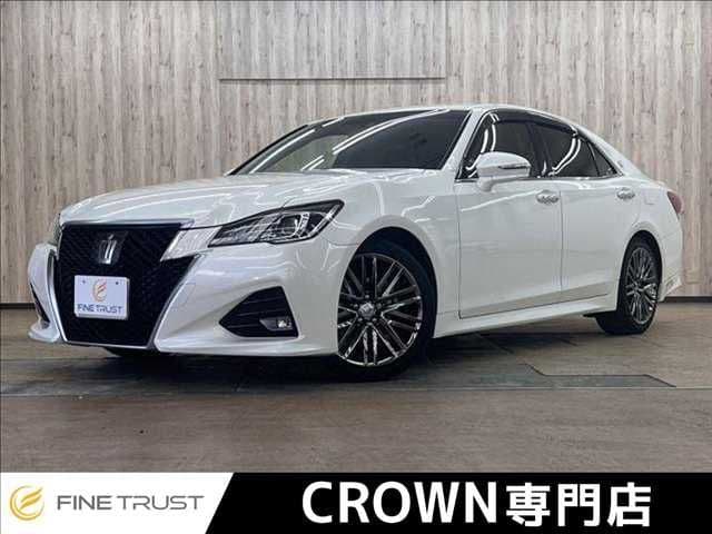 TOYOTA CROWN sedan