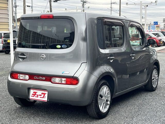 Car thumbnail 3