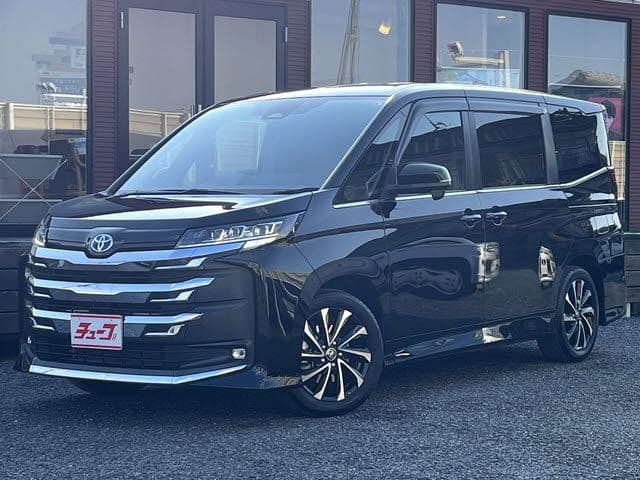 TOYOTA NOAH