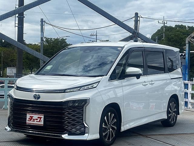 TOYOTA VOXY HYBRID