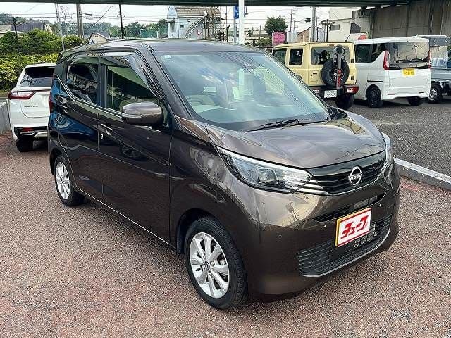 NISSAN