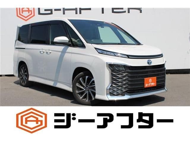 TOYOTA VOXY HYBRID