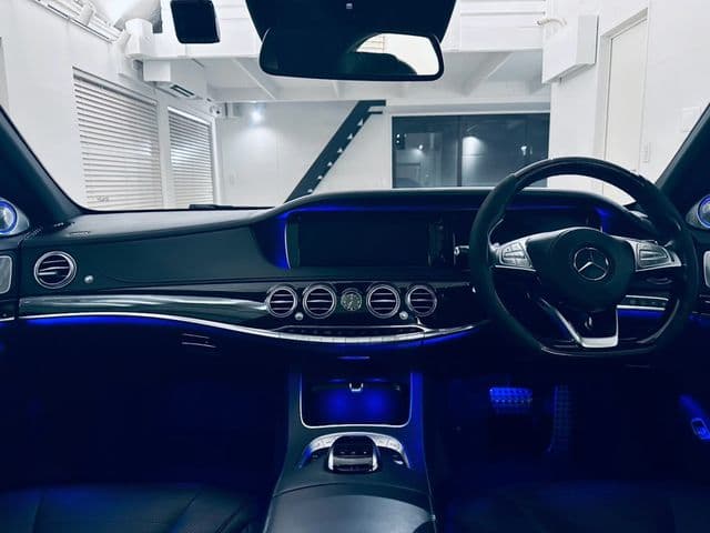 MERCEDES BENZ