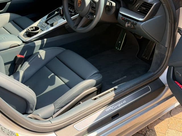 PORSCHE