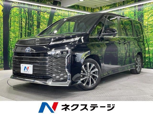 TOYOTA VOXY HYBRID