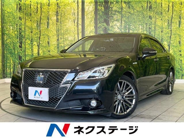TOYOTA CROWN sedan hybrid