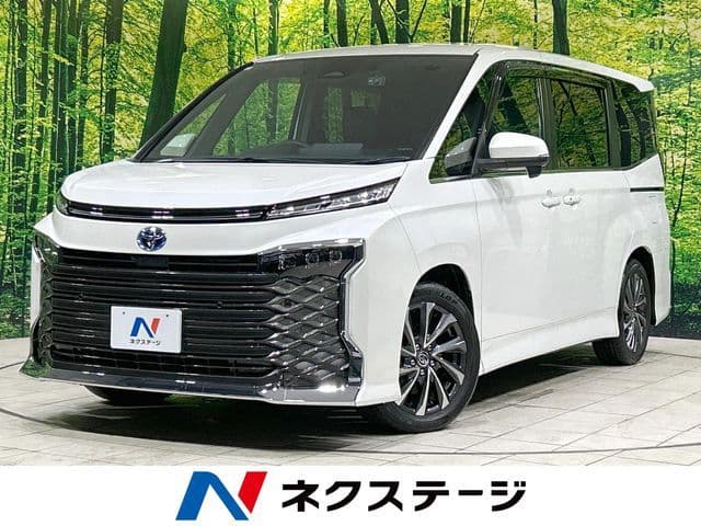 TOYOTA VOXY HYBRID