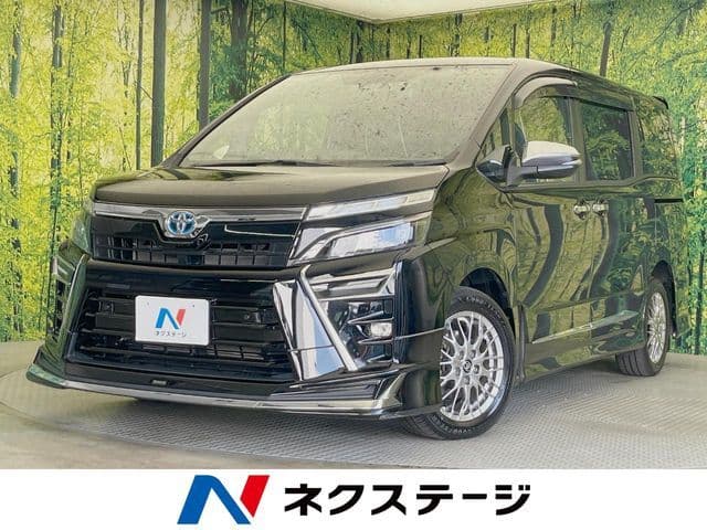 TOYOTA VOXY HYBRID