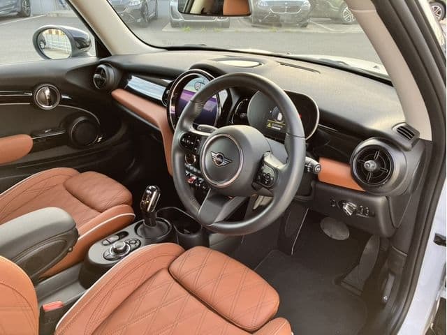 Car thumbnail 2
