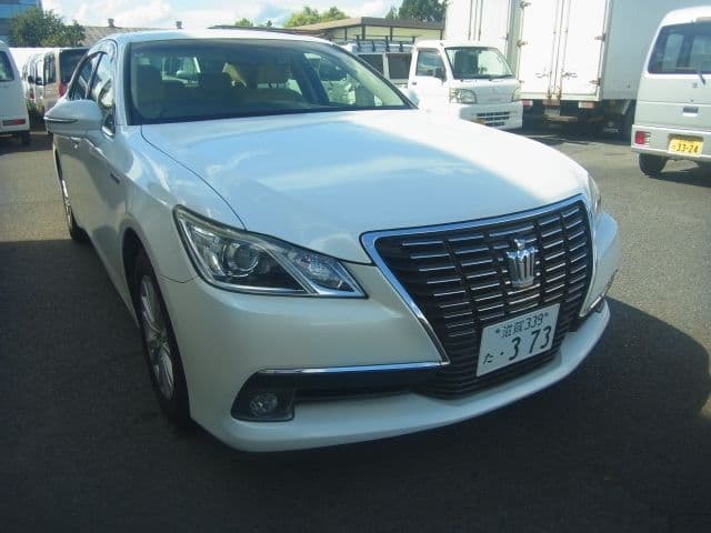 TOYOTA CROWN sedan hybrid