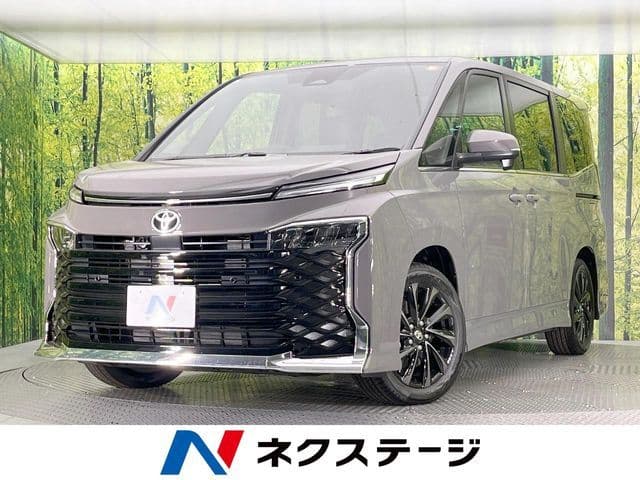 TOYOTA VOXY HYBRID