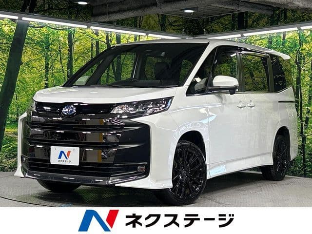 TOYOTA NOAH HYBRID 4WD