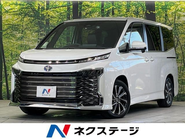 TOYOTA VOXY HYBRID
