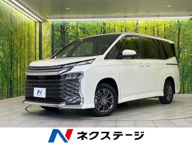 TOYOTA VOXY HYBRID 4WD
