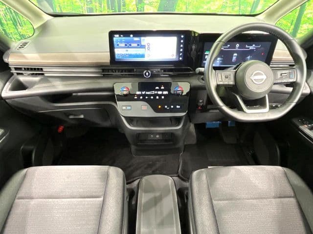NISSAN