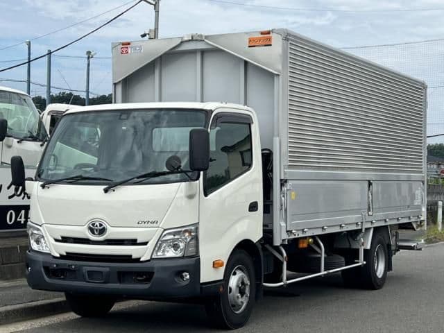 TOYOTA DYNA