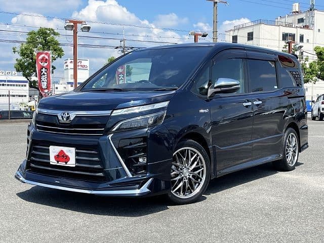 TOYOTA VOXY HYBRID