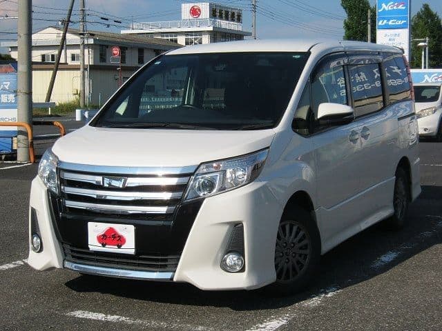 TOYOTA NOAH