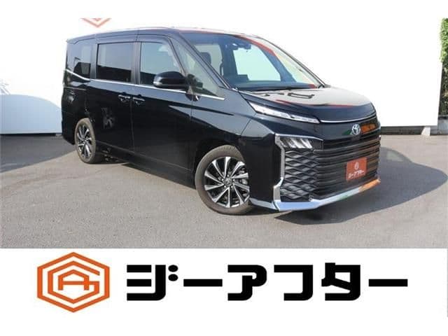 TOYOTA VOXY HYBRID