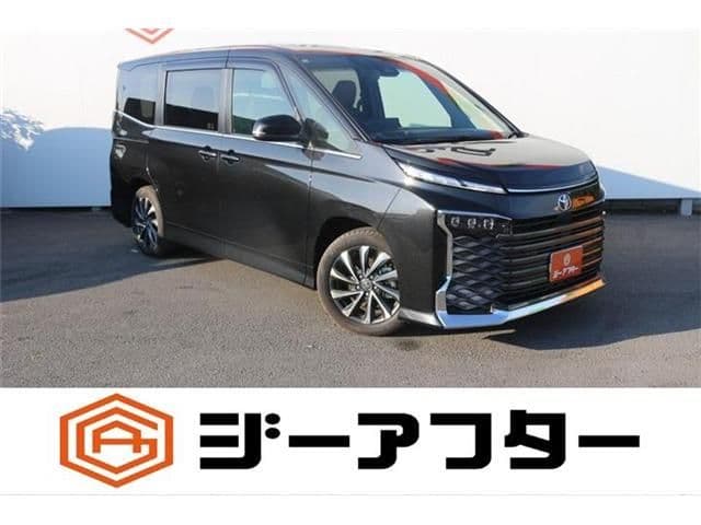 TOYOTA VOXY HYBRID