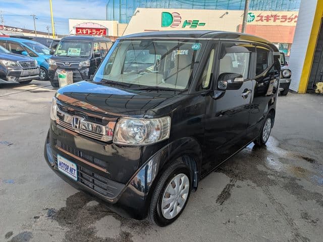 HONDA N BOX SLASH