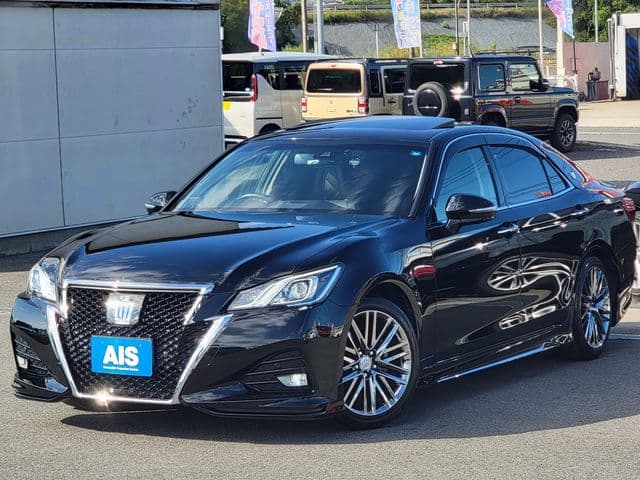 TOYOTA CROWN sedan hybrid