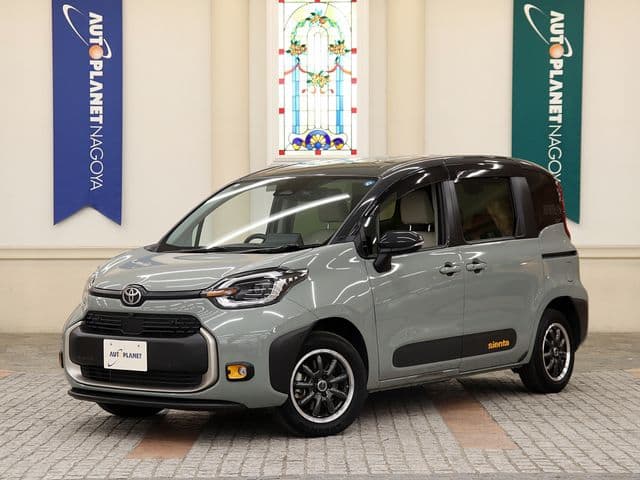 TOYOTA SIENTA HYBRID