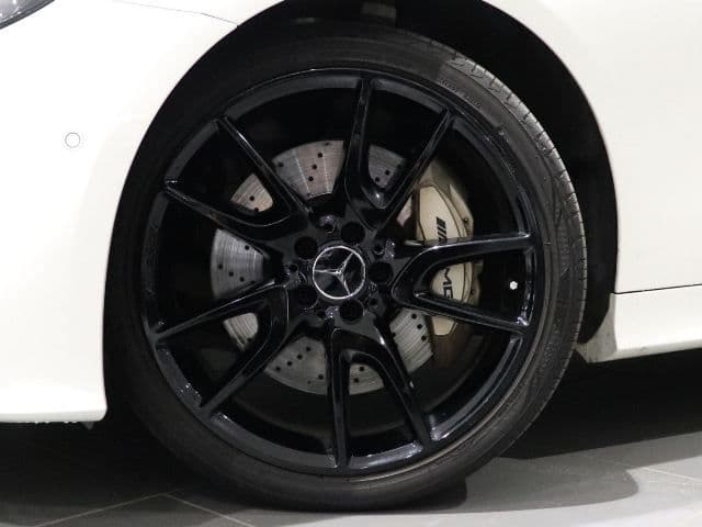 MERCEDES BENZ