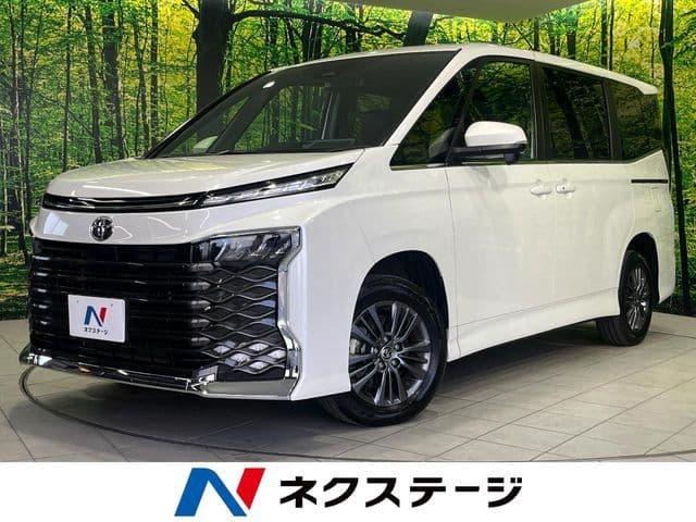 TOYOTA VOXY 4WD