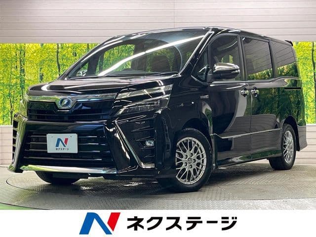 TOYOTA VOXY HYBRID