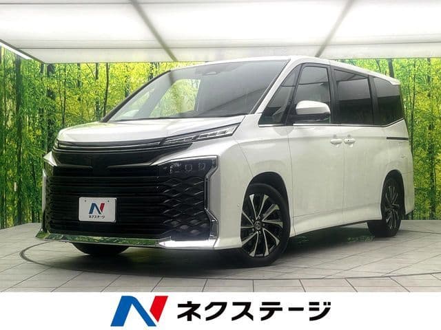 TOYOTA VOXY HYBRID