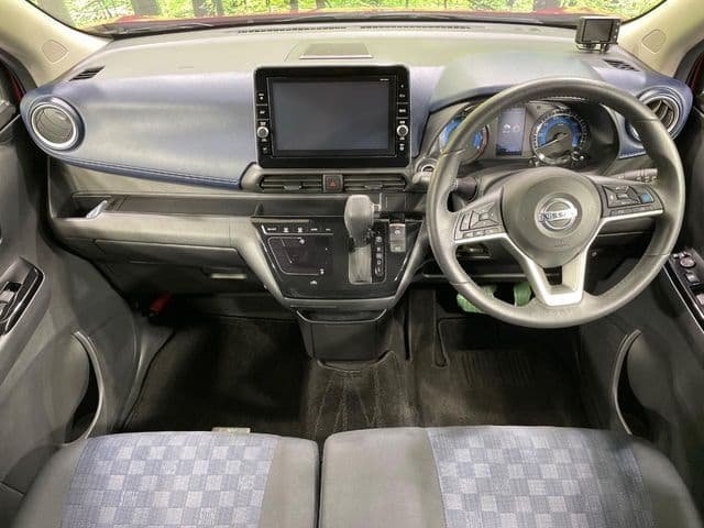 NISSAN