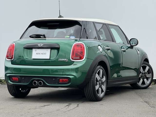 Car thumbnail 3