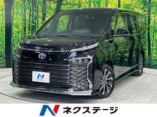 TOYOTA VOXY HYBRID