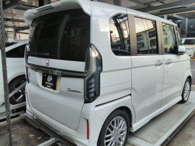 Car thumbnail 3