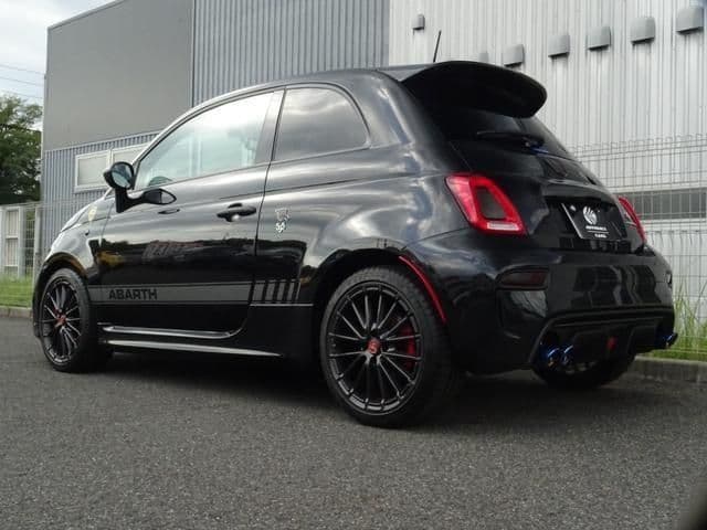 Car thumbnail 3