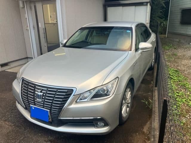 TOYOTA CROWN sedan hybrid