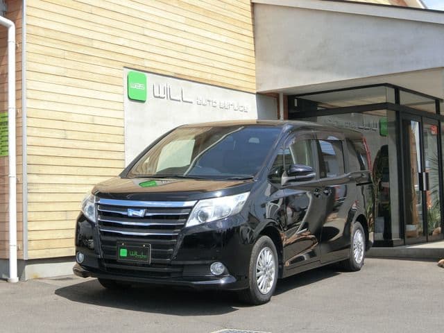 TOYOTA NOAH HYBRID