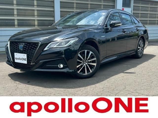 TOYOTA CROWN sedan hybrid 4WD