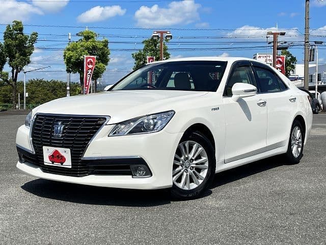 TOYOTA CROWN sedan hybrid