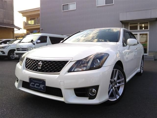 TOYOTA CROWN sedan