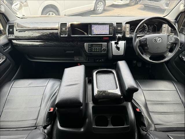 Car thumbnail 4
