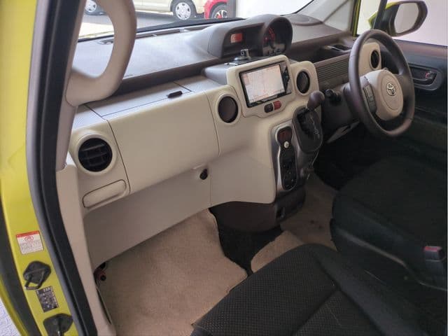 Car thumbnail 3