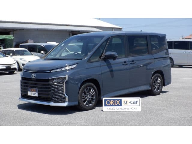 TOYOTA VOXY