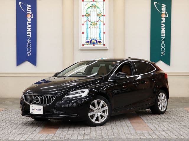 VOLVO VOLVO V40