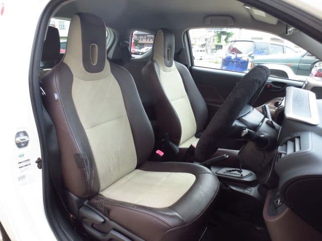 Car thumbnail 4