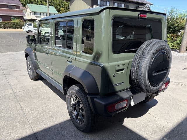 Car thumbnail 4