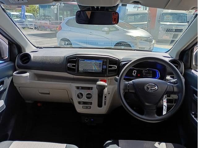 Car thumbnail 3