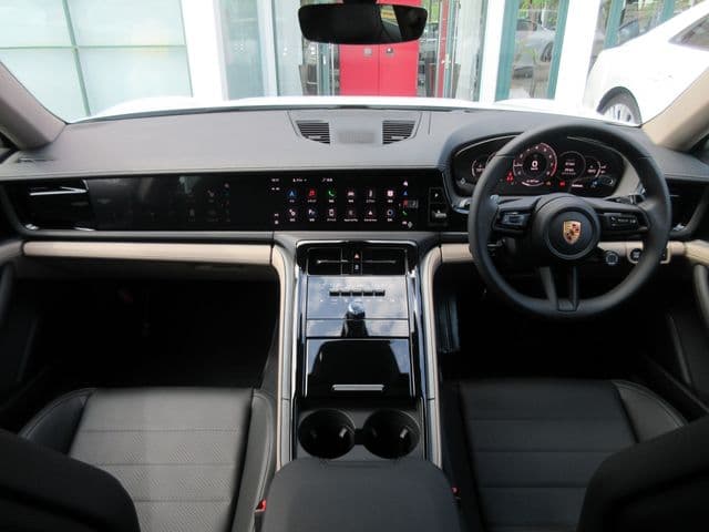 PORSCHE