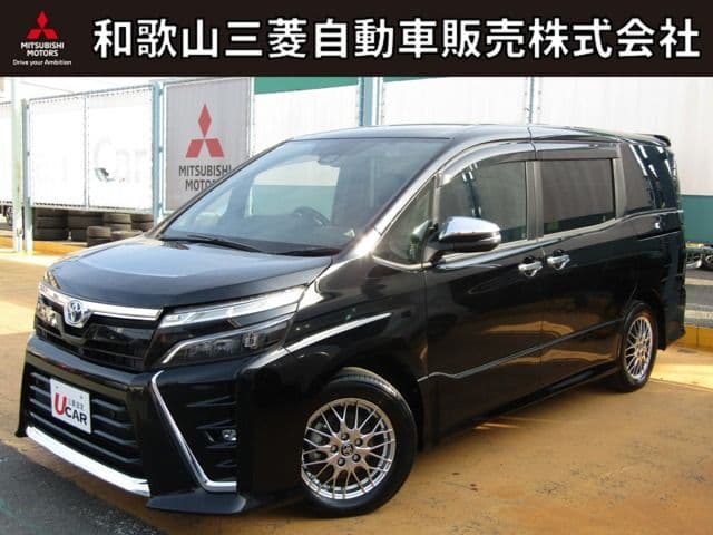 TOYOTA VOXY HYBRID